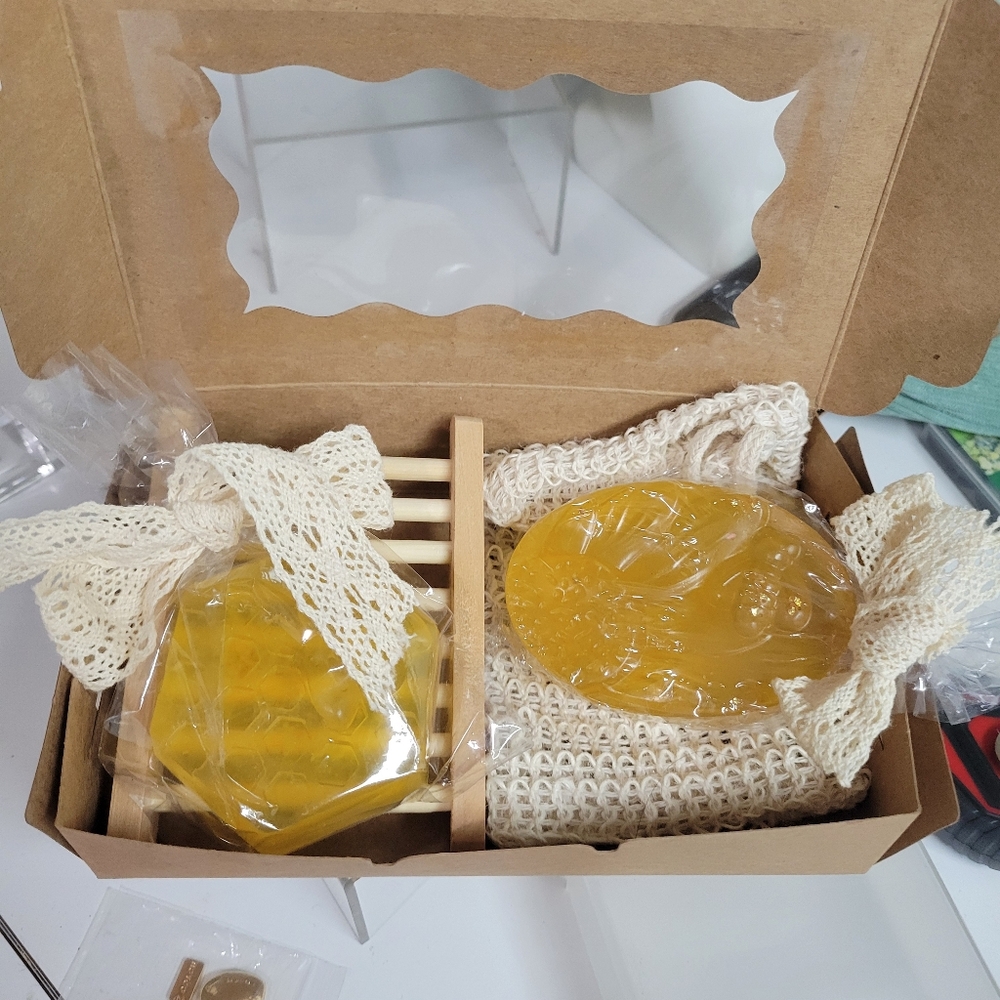 🐝Oval & Honeycomb 🍯 Natural Premium Grade Handmade Honey Soap 🎁GIFT BOX 👀 👀